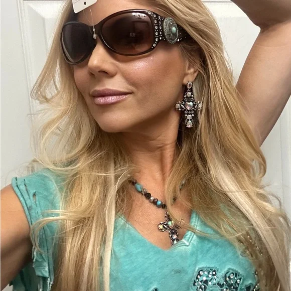 Montana West Rhinestone Sunglasses for Women - Picture 3 of 3